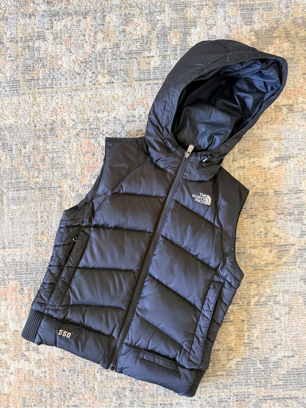 The North Face Women’s Black 550 Hooded Puffer Vest
